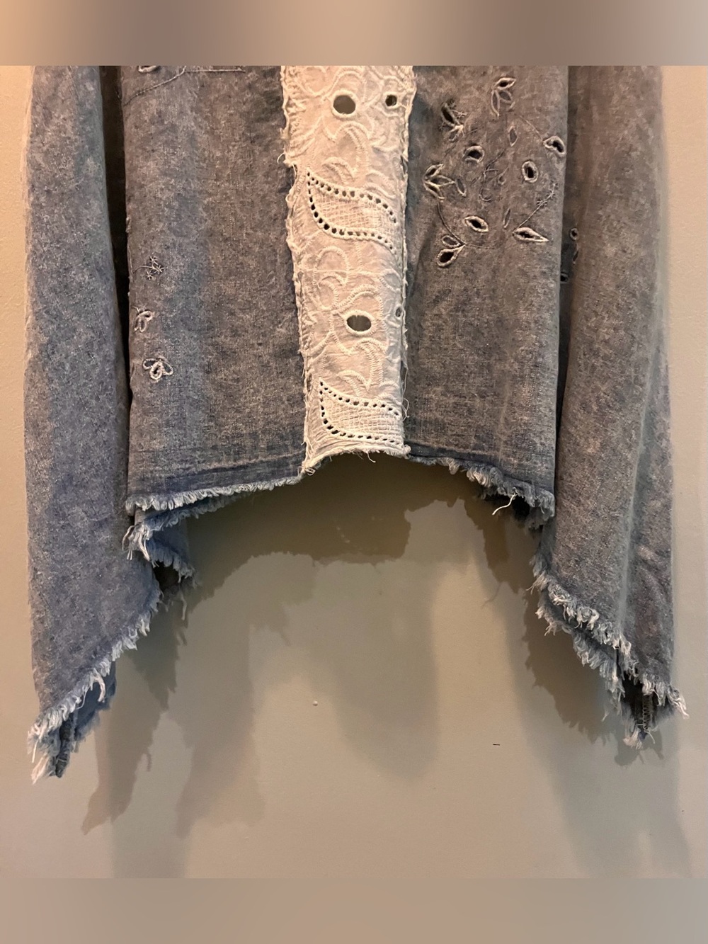 POL Sleeveless Blue-Grey Lace-Trim Tunic Shark bite Boho Style NWOT - Picture 7 of 10